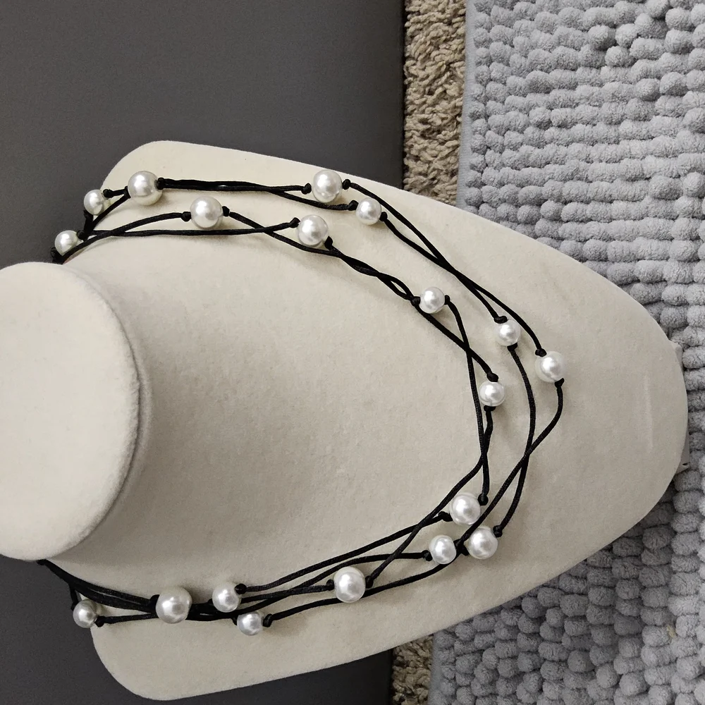 New 1st & Gorgeous by Carolee Black and White faux Pearl Necklace